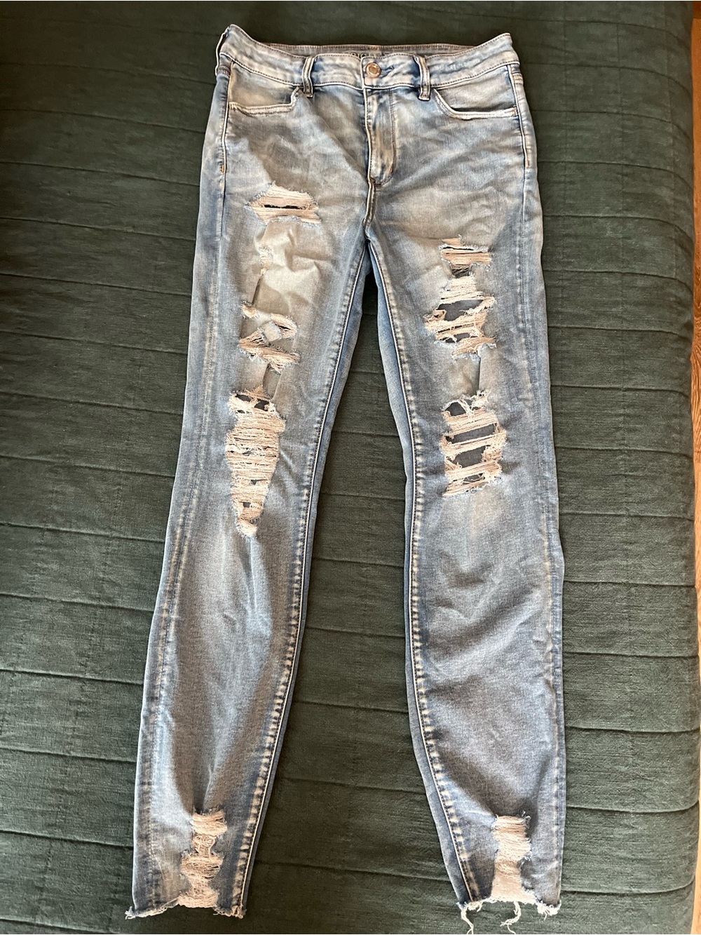 American Eagle Hi-Rise Jegging Super Stretch Distressed Women’s size 12 Long